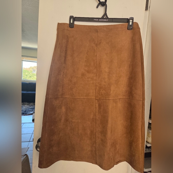 Max Studio Suede Autumn Skies Midi Skirt - Picture 2 of 8